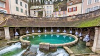Di wilayah Burgundy, Prancis, terletak satu tempat yang paling misterius di sebuah perdesaan, yaitu lubang mata air yang terlihat tidak berdasar. Warga menyebutnya Fosse Dionne. iStock.