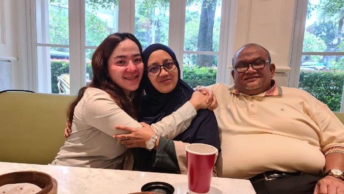 Hasan Husaeri Lubis bertemu Anggiat Pasaribu (kiri). (Dok. Hasan Husaeri).