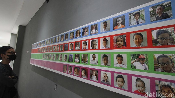 Intip Karya-karya Jepretan Solo Photo Festival 2021 Pameran foto bertajuk 'Solo Photo Festival 2021' sukses digelar. Sebanyak 65 fotografer memamerkan karya mereka. Yuk, intip foto-fotonya!