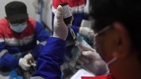 Dengan fasilitas konservasi berstandar internasional, PKEK dilengkapi dengan klinik hewan, kandang karantina, kandang observasi, kandang rehabilitasi, kandang pelatihan terbang, dan kandang display edukasi, dan kandang pembiakan.  