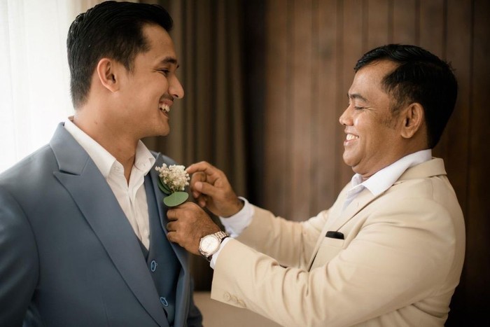 Kompaknya Ibu dan Ayah Mendiang Bibi saat Ngopi Bareng Kompaknya Ibu dan Ayah Mendiang Bibi saat Ngopi Bareng