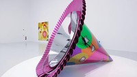 Pameran seni Lost in America menghadirkan potret budaya Amerika seperti yang terlihat dalam otobiografi Jeff Koons, dimulai dari masa kecilnya di pinggiran kota Pennsylvania. Foto: Getty Images for Qatar Museums/Cindy Ord