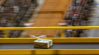 Situs belanja online seperti Amazon pun menjadi incaran warga untuk belanja hadiah Natal.  