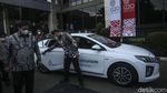 Menko Perekonomian Serah Terima Mobil Listrik Untuk Tamu KTT G20