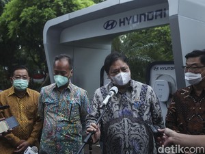 Airlangga Minta Kemenperin Siapkan Jurus Atasi PHK