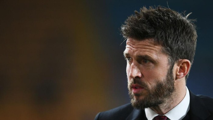 VILLARREAL, SPAIN - NOVEMBER 23: Michael Carrick, Interim Manager of Manchester United looks on as he inspects the pitch prior to the UEFA Champions League group F match between Villarreal CF and Manchester United at Estadio de la Ceramica on Novembe