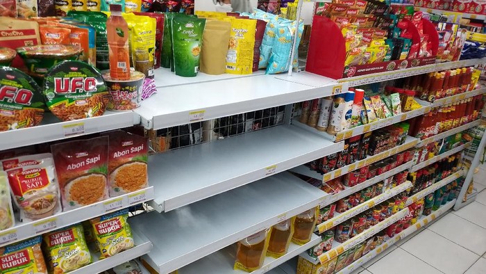 Minyak Goreng di Indomaret Hampir Kosong