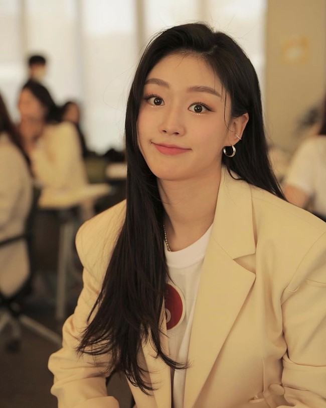 Mengenai kemenangannya, Choi Seo Eun mengaku tidak menyangka. Aku tidak tahu aku akan berdiri di sini. Aku harap ini adalah awal bukan akhirnya, ungkapnya dilansir Korea Times. Foto: Instagram @4x4ischoi