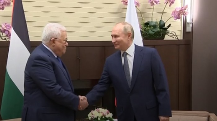 Presiden Rusia Vladimir Putin menjamu Presiden Palestina Mahmoud Abbas di Sochi, Rusia. Pertemuan itu membahas hubungan bilateral hingga situasi di Palestina.