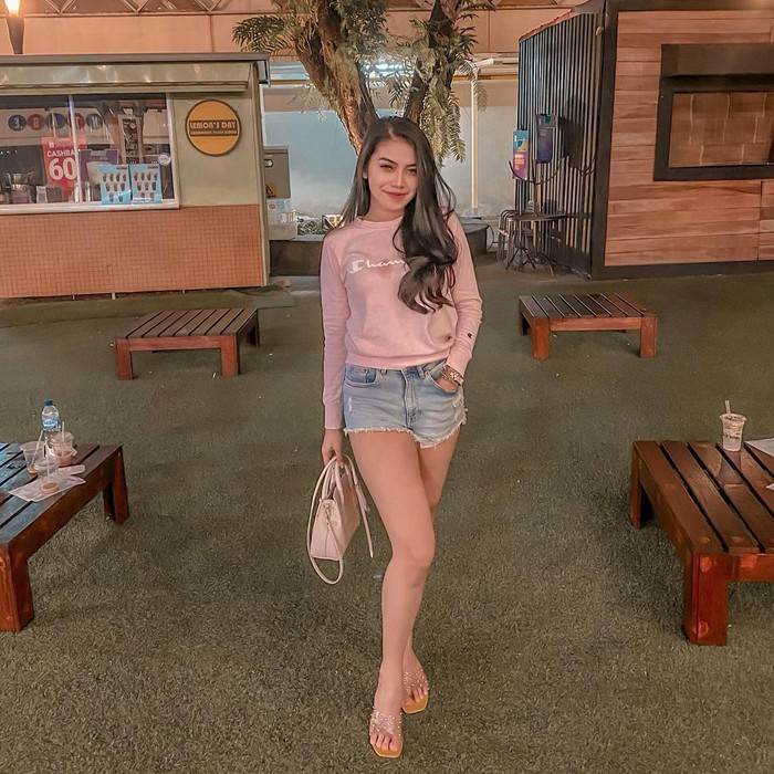 Mutiara Dhanisa, Selebgram Cantik Eks Pramugari yang Doyan Buah Segar Mutiara Dhanisa, Selebgram Cantik Eks Pramugari yang Doyan Buah Segar