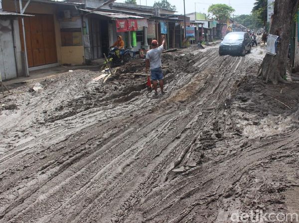 Parah...! Jalan di Jombang Ini Bak Arena Offroad