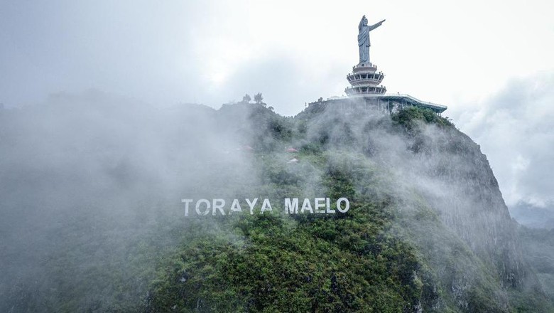 Buntu Burake, Tana Toraja, Sulsel memiliki objek wisata religi yang megah. Di lokasi ini terdapat Patung Yesus Buntu Burake, patung Yesus tertinggi di dunia!