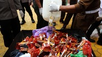 Barang bukti yang dimusnahkan seperti satu ekor kulit harimau sumatera, 71 buah paruh rangkong gading, dan 28 kilogram sisik tringgiling. Ini merupakan barang bukti perkara tindak pidana Konservasi Sumber Daya Alam (KSDA) periode Januari-November 2021.