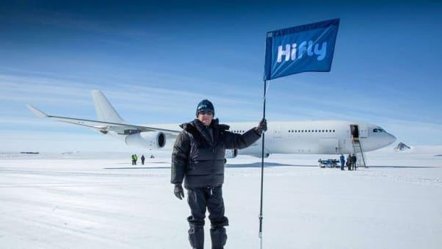 Pesawat Airbus A340 Hi Fly di Antartika