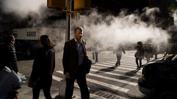 Pemenang kategori Series Winner diraih Dimitri Mellos yang menggambarkan New York. Foto: Street Photography Awards