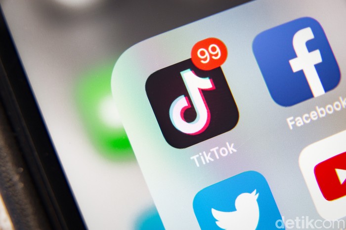 TBL TBL TBL TBL TBL TBL kini ramai di media sosial seperti Tiktok dan Twitter. Sebenarnya, TBL ini singkatan dari apa sih?