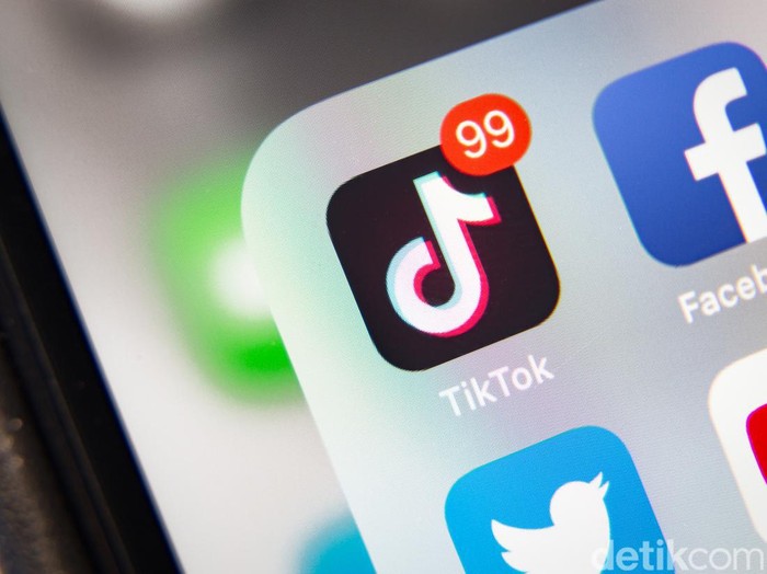 TBL TBL TBL kini ramai di media sosial seperti Tiktok dan Twitter. Sebenarnya, TBL ini singkatan dari apa sih?