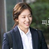 Park Shin Hye yang sempat hiatus setelah drama Korea Pinocchio, tampil sebagai dokter drama Korea Doctors. Penampilannya semakain dewasa di usia 26 tahun. Di tahun itu, ia juga membintangi film Annoying Brother dan Silent Witness. Foto: dok SBS