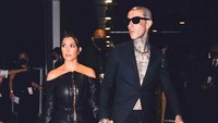 Kabar kisah cinta Travis Barker dan Kourtney Kardashian dimulai pada Desember 2020. Foto: dok instagram Travis Barker