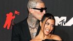 Travis Barker dan Kourtney Kardashian Hot Banget