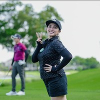 Istri Andhika Pratama ini mengaku selama hamil hobi makan karena lebih banyak di rumah akibat PPKM. Alhasil bobot tubuhnya pun naik drastis. Foto: Instagram/@ussypratama