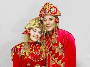 Via Vallen dan Pacar Pakai Baju Adat, Auto Diminta Nikah