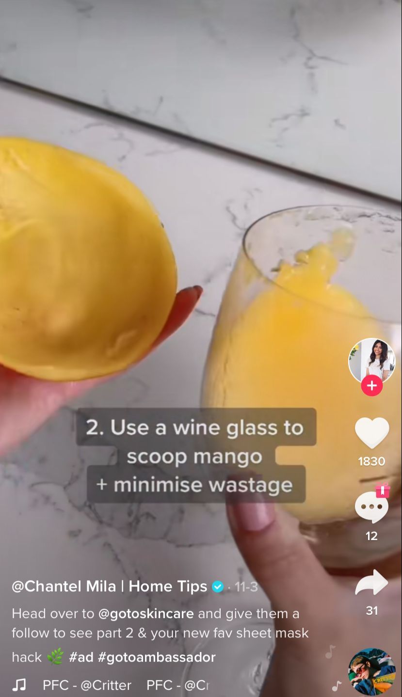 Viral Cara Praktis Kupas Mangga Cuma Pakai Gelas, Begini Triknya