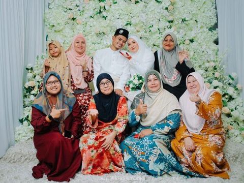 Viral ketika lagi mendung dan mati lampu, hasil jepretan fotografer ini membuat pengantin bahagia.