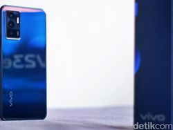 Unboxing Vivo V23e, Punya Kamera Depan 50 MP