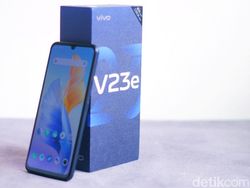 Unboxing Vivo V23e, Punya Kamera Depan 50 MP