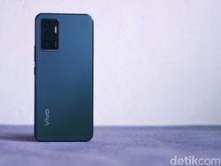 Unboxing Vivo V23e, Punya Kamera Depan 50 MP