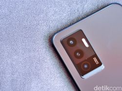 Unboxing Vivo V23e, Punya Kamera Depan 50 MP