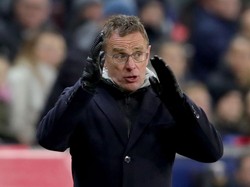 Kini ada Ralf Rangnick yang akan jadi manajer interim MU. Foto: Getty Images/Alexander Hassenstein