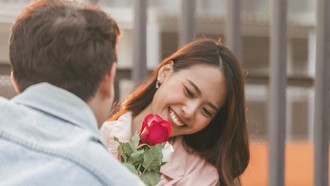 Ramalan Zodiak Cinta 14 Mei: Virgo Lagi Bergairah, Libra Lebih Perhatian