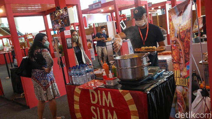 Ada Festival Jajanan Kekinian di Tangerang Ajang Festival Jajanan Kekinian menyapa warga Tangerang. Festival ini menyajikan 30 gerai makanan dan minuman yang sedang hits.