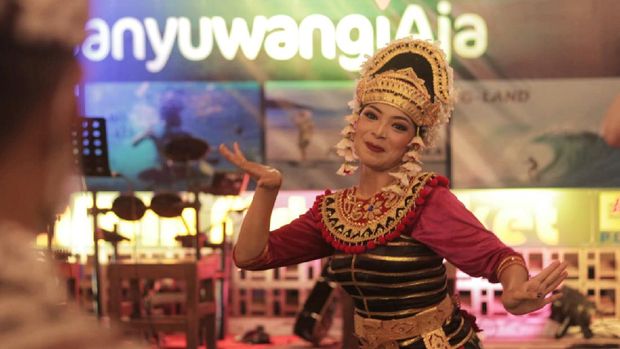 Apa jadinya tari Gandrung Banyuwangi bertemu dengan Tari Gandrung Lombok? Pasti seru.
