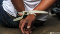 Oknum massa PP yang membawa senjata tajam diamankan.