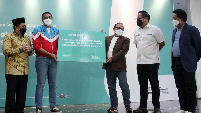 BSI Berkolaborasi dengan LinkAja PT Bank Syariah Indonesia menjalin kerja sama dengan Layanan Syariah LinkAja. Sinergi ini untuk mendorong transformasi transaksi digital syariah.