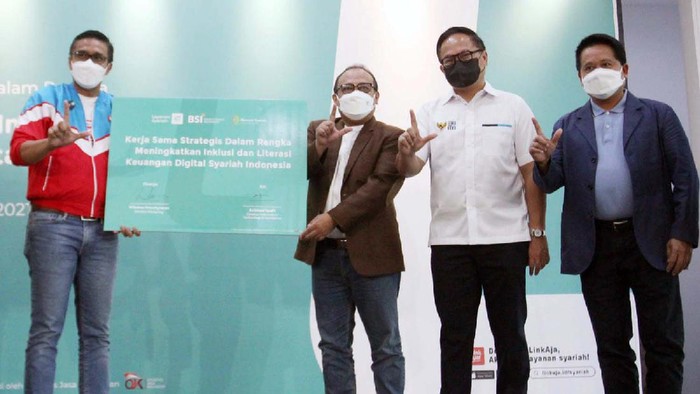 BSI Berkolaborasi dengan LinkAja PT Bank Syariah Indonesia menjalin kerja sama dengan Layanan Syariah LinkAja. Sinergi ini untuk mendorong transformasi transaksi digital syariah.