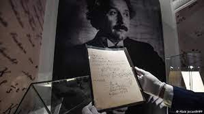 Catatan Tulisan Tangan Albert Einstein Laku Rp 185 Miliar