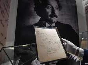 Rekor! Catatan Tulisan Tangan Albert Einstein Laku Rp 185 Miliar