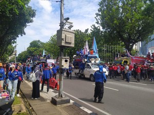 Demo Buruh di Patung Kuda dan Balai Kota DKI Bubar, Lalin Lancar
