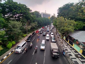 Surabaya Disebut Kota Termacet di Indonesia, Wali Kota Eri: Cek di Mana?