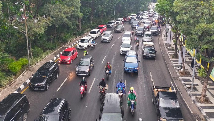 lalu lintas di surabaya