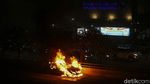 Detik-detik Mobil Terbakar di Tol Dalam Kota