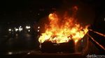 Detik-detik Mobil Terbakar di Tol Dalam Kota