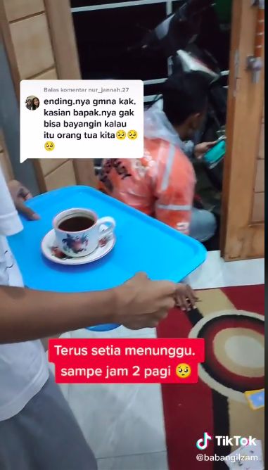 Duh! Driver Ojol Ini Nunggu 5 Jam Untuk Serahkan Pesanan Makanan ke Pelanggan