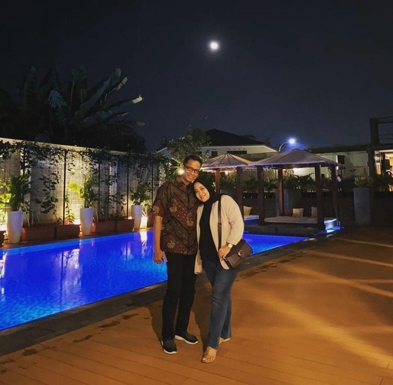 Galeri Orang Tua Vanessa Angel