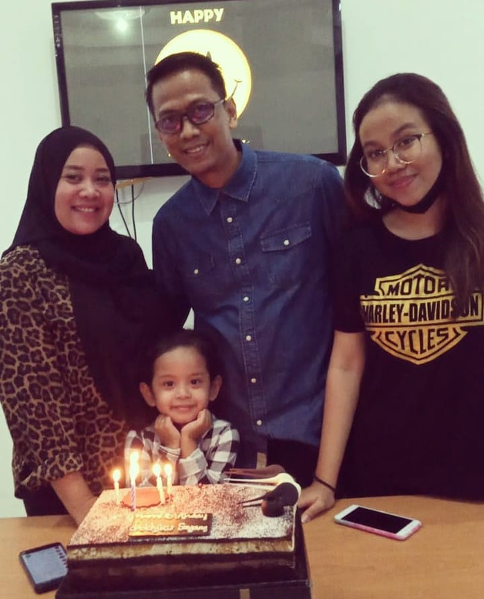 Galeri Orang Tua Vanessa Angel Galeri Orang Tua Vanessa Angel
