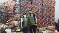 Orang tua Vanessa juga sering membagikan momennya saat membeli banyak makanan hingga bertumpuk. Makanan-makanan tersebut ternyata dikumpulkan dengan sengaja untuk dibagi-bagi kepada orang yang membutuhkan. Foto: Instagram